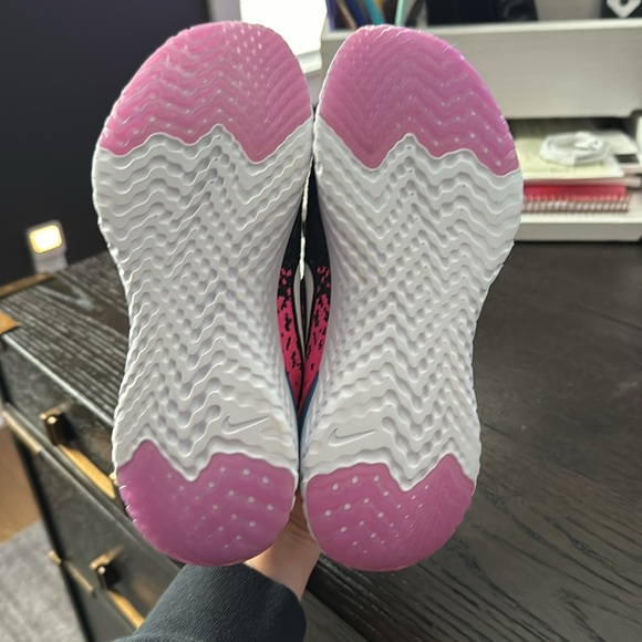 Nike Flyknit Epic React - Never Worn - Picture 4 of 5